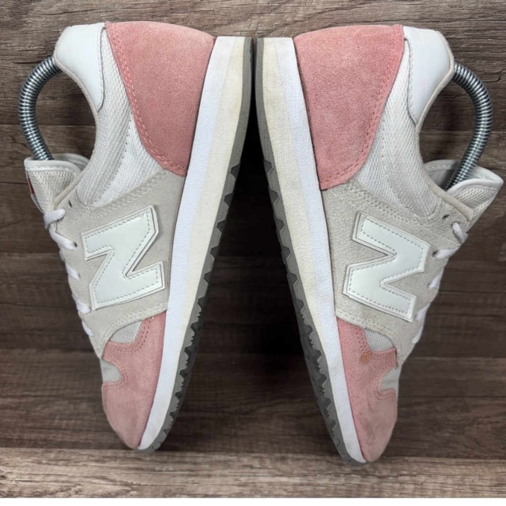 New Balance Women's Pink/White Sneakers In great used condition see photos